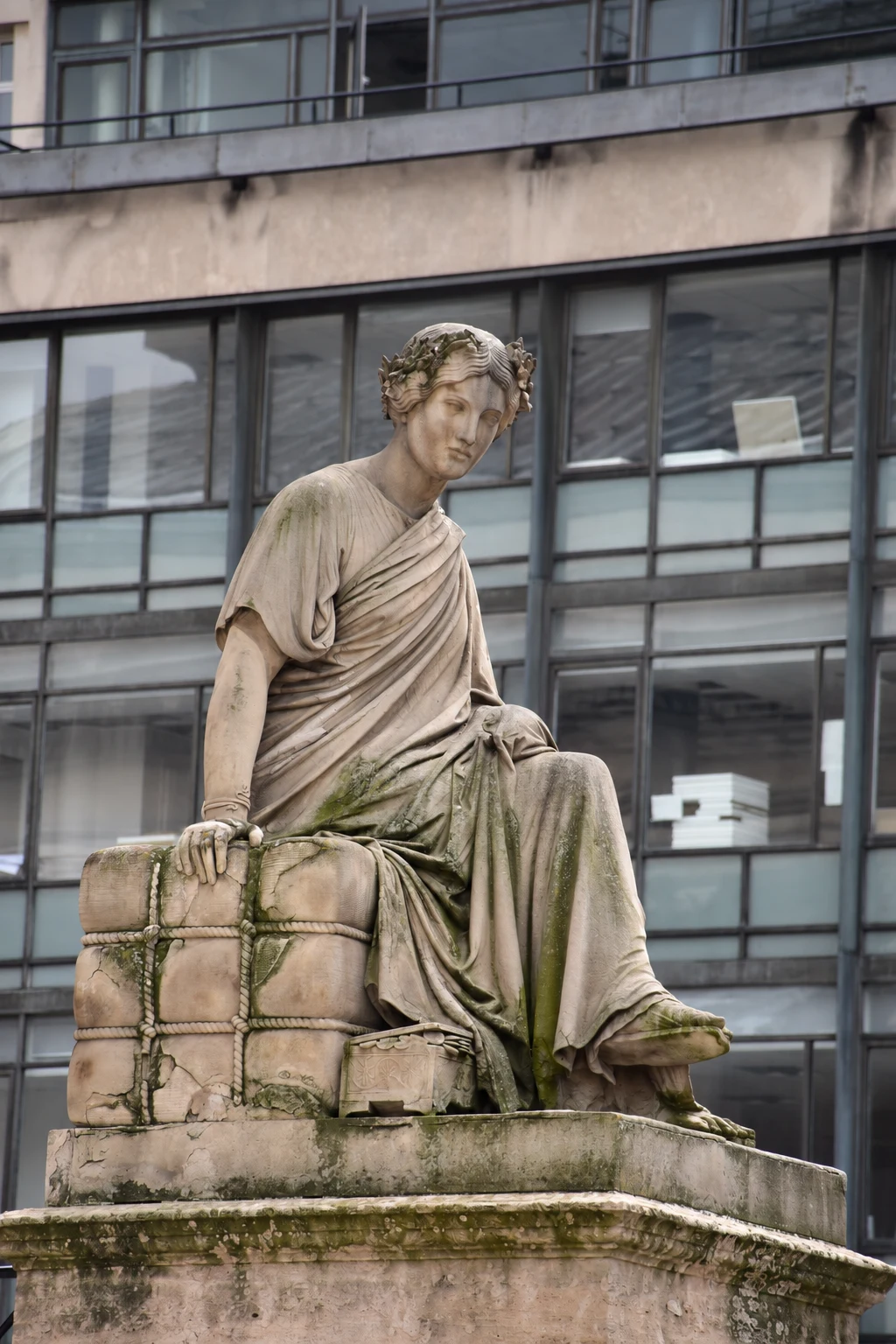 Le Commerce d’Auguste Dumont au Palais Brongniart à Paris